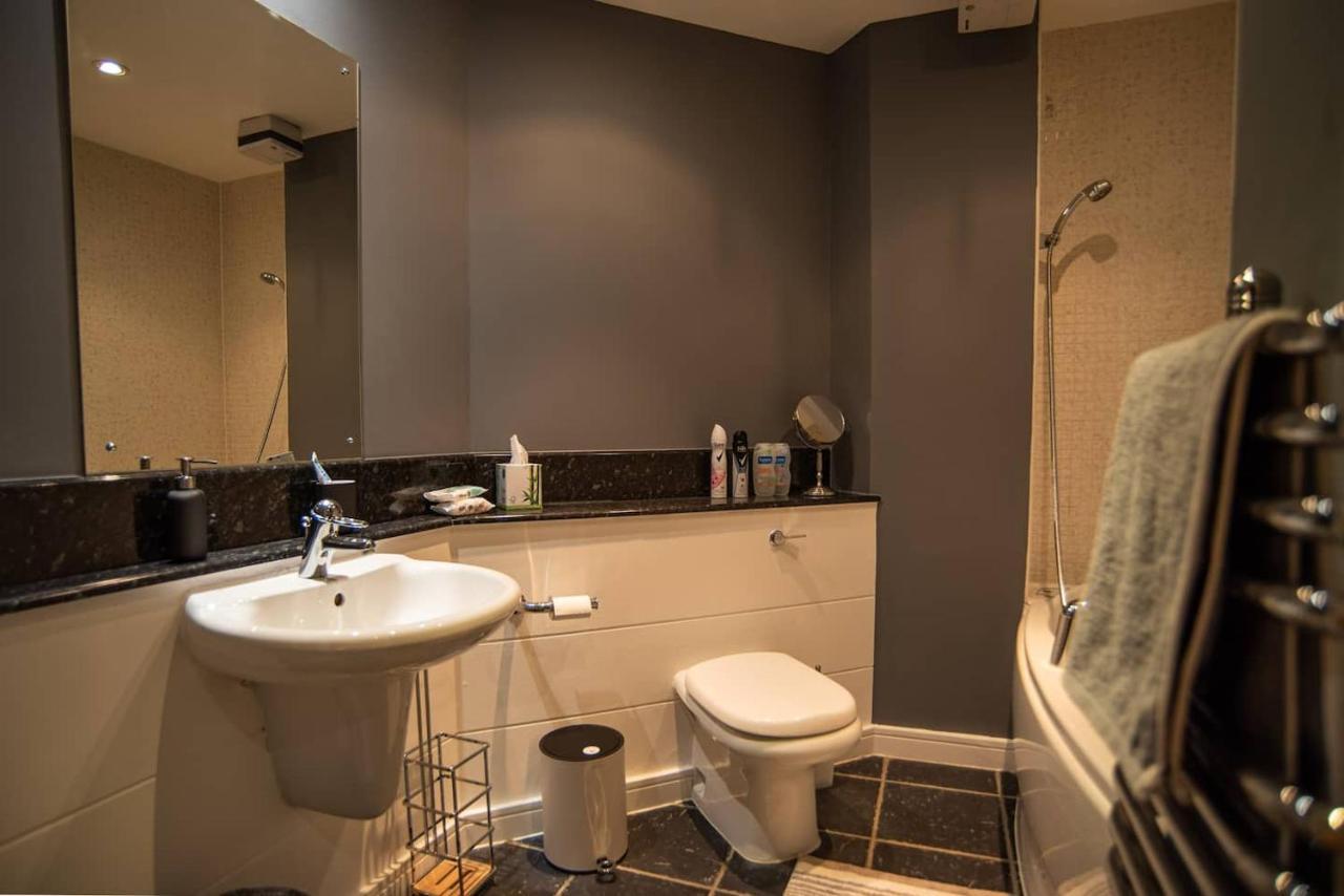 Large Boutique Harbourside Apartment - Football Table (Adults Only) Bristol Dış mekan fotoğraf