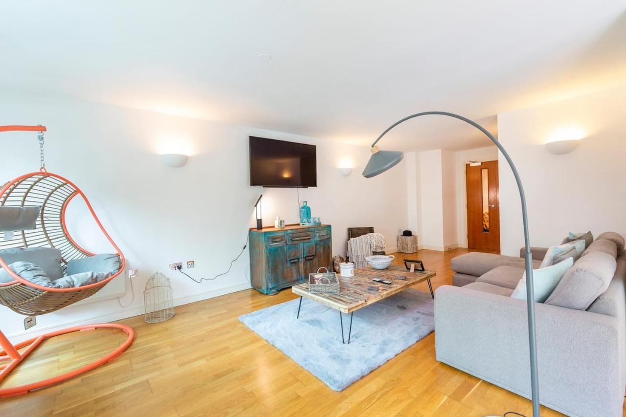 Large Boutique Harbourside Apartment - Football Table (Adults Only) Bristol Dış mekan fotoğraf