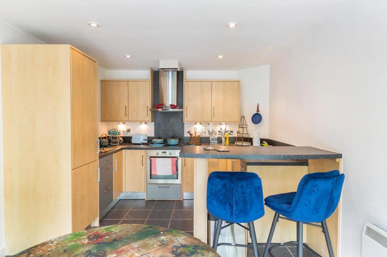 Large Boutique Harbourside Apartment - Football Table (Adults Only) Bristol Dış mekan fotoğraf
