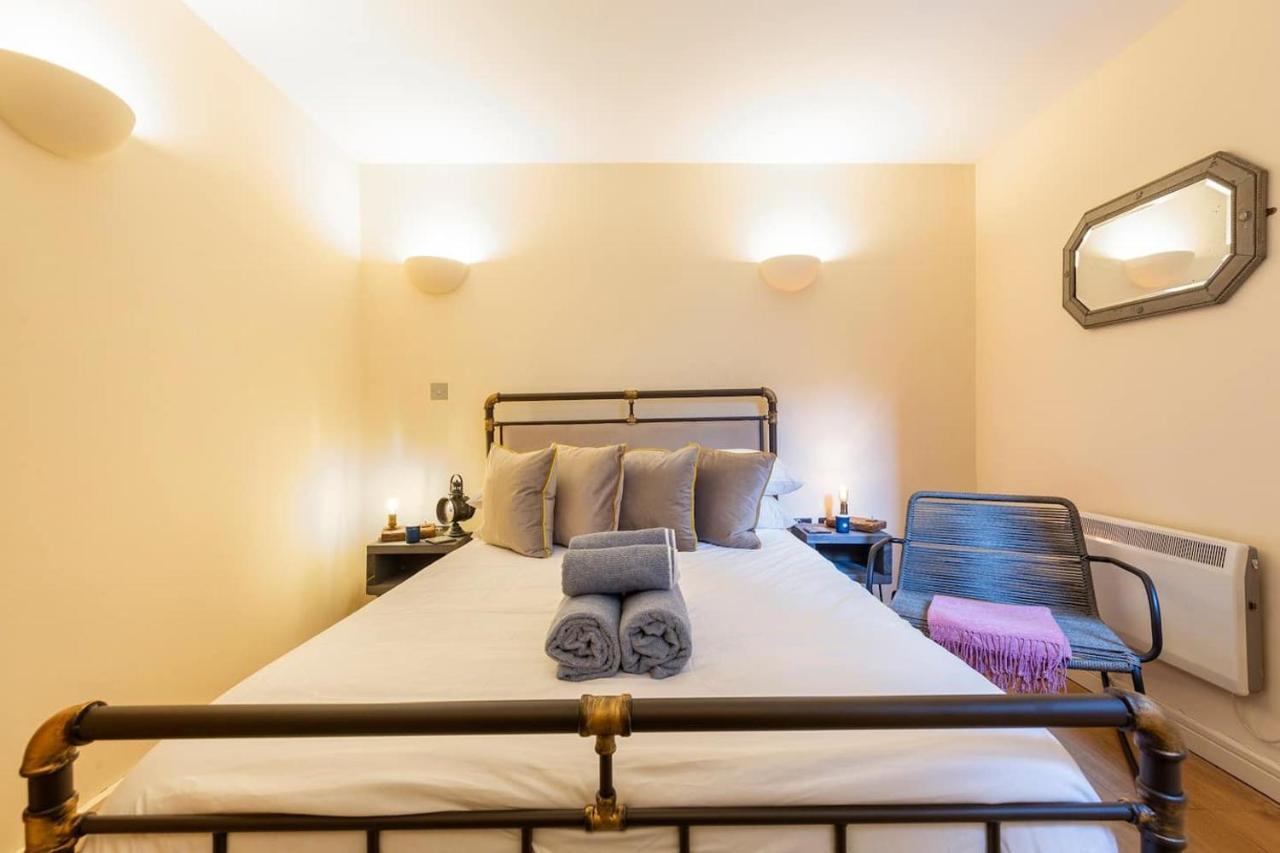 Large Boutique Harbourside Apartment - Football Table (Adults Only) Bristol Dış mekan fotoğraf