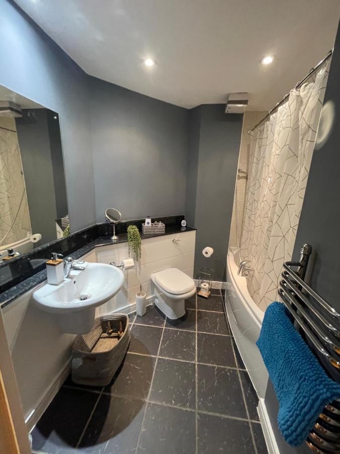 Large Boutique Harbourside Apartment - Football Table (Adults Only) Bristol Dış mekan fotoğraf